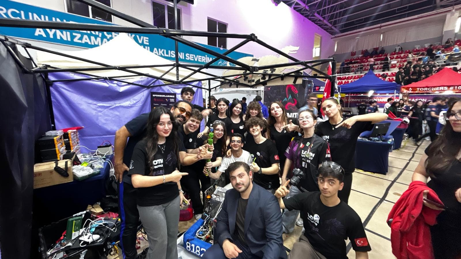 Loth Robots Pit Area